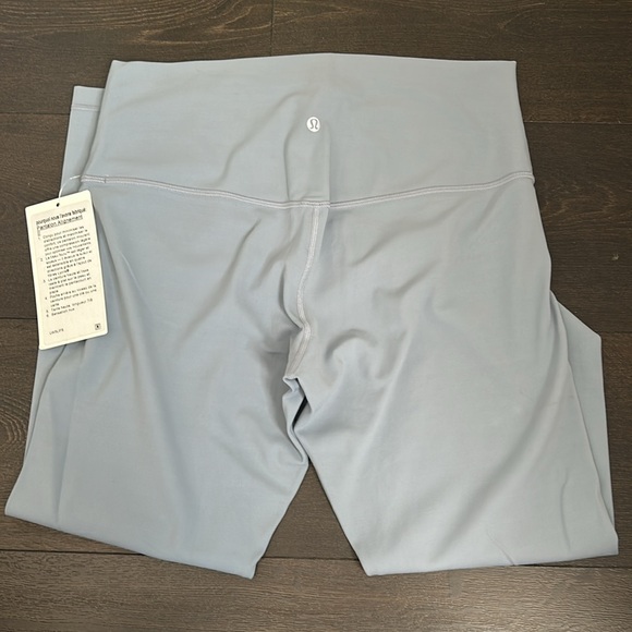 LULULEMON LEGGINGS BRAND NEW WITH TAGS. - Picture 3 of 3